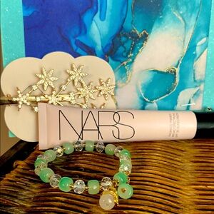 NARS Illuminator -with Ocean Green Beaded Bracelet & ⭐️ stuck Hair Clip for FREE